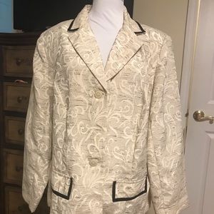 Beautiful jacquard beige blazer sized 20w